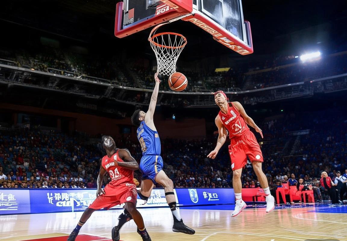 2019 CBA广东新疆巅峰对决：火花四溅，精彩瞬间回顾(图3)